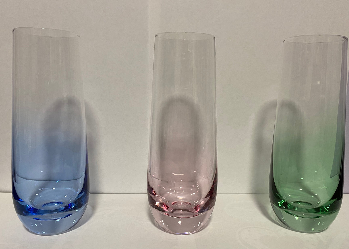 champagne stemless glasses with colored bottoms